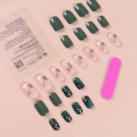 Green and Black Nail Art Set 1130 - Picture 3 of 3